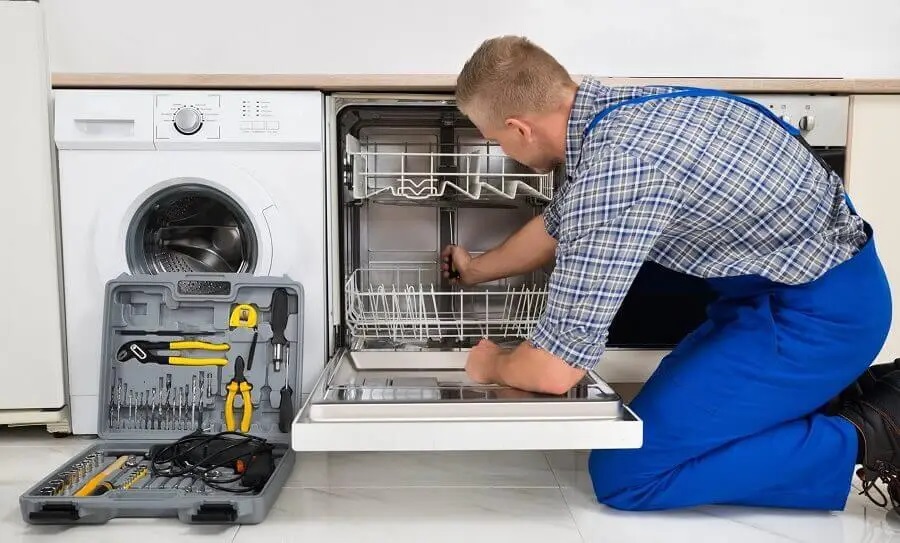 Çayırova İmmergas servisi teknisyen ekibi beyaz eşya tamiri yaparken